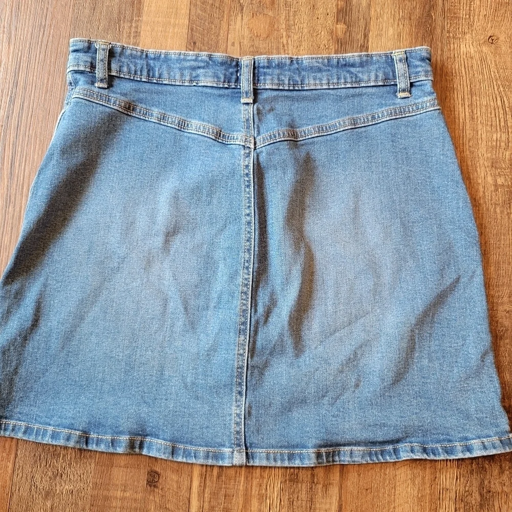 Y2K Gap Button Front Denim Mini Skirt - Picture 2 of 6